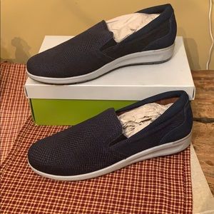 Men’s Walking Cradles slip on loafers blue Sz: 13M